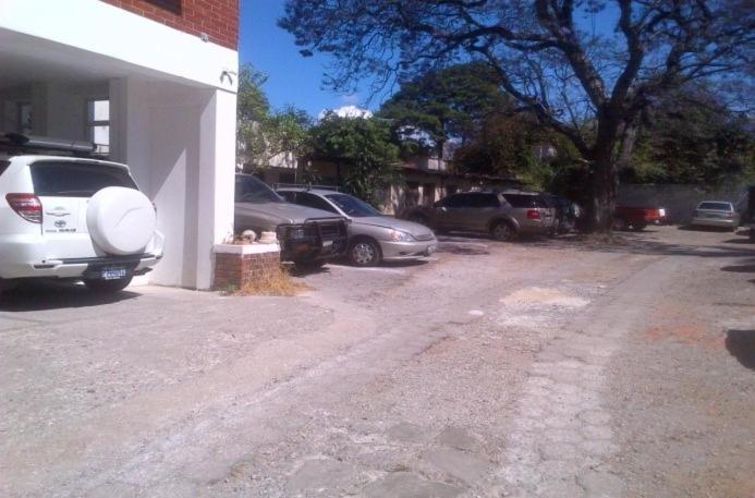 Apartamentos Comodos Cerca Del Aeropuerto Guatemala-Stadt Exterior foto